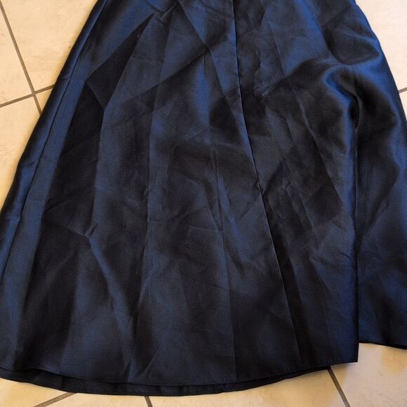 NWT Alfred Sung V-Neck Full Skirt Satin Maxi Dress Midnight Navy Blue Size 0 - Picture 3 of 13